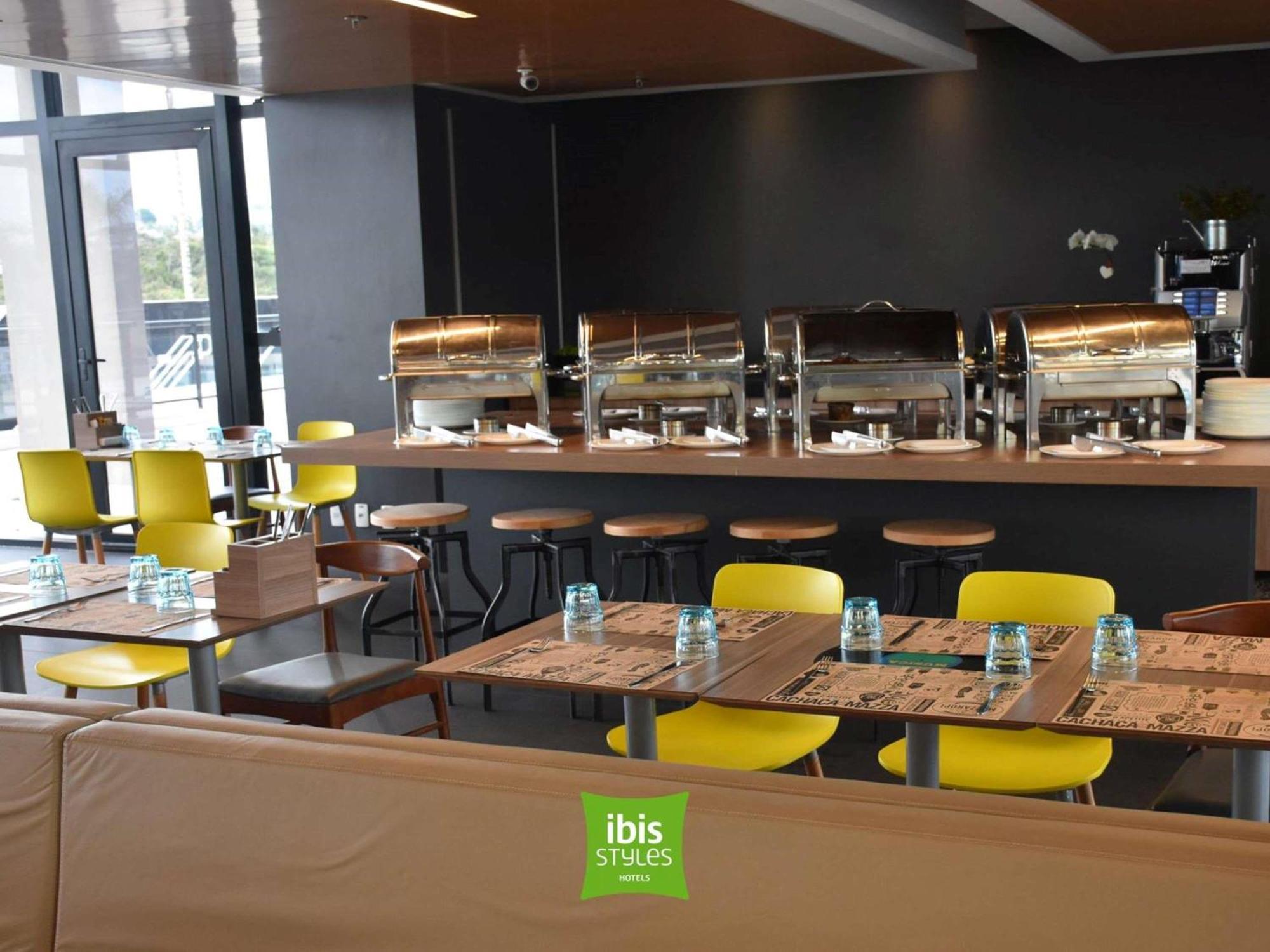 Отель Ibis Styles Таубате Экстерьер фото