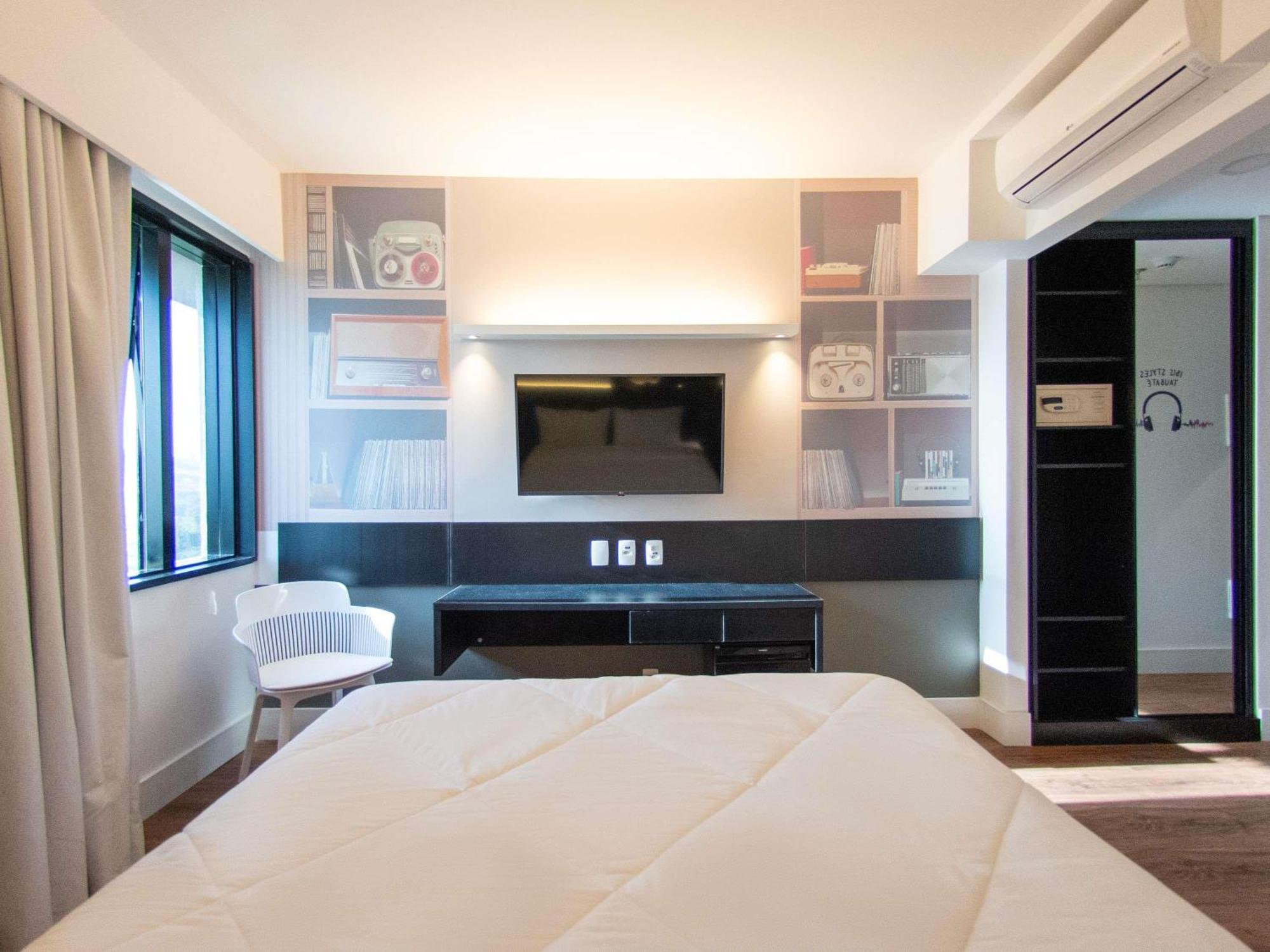 Отель Ibis Styles Таубате Экстерьер фото