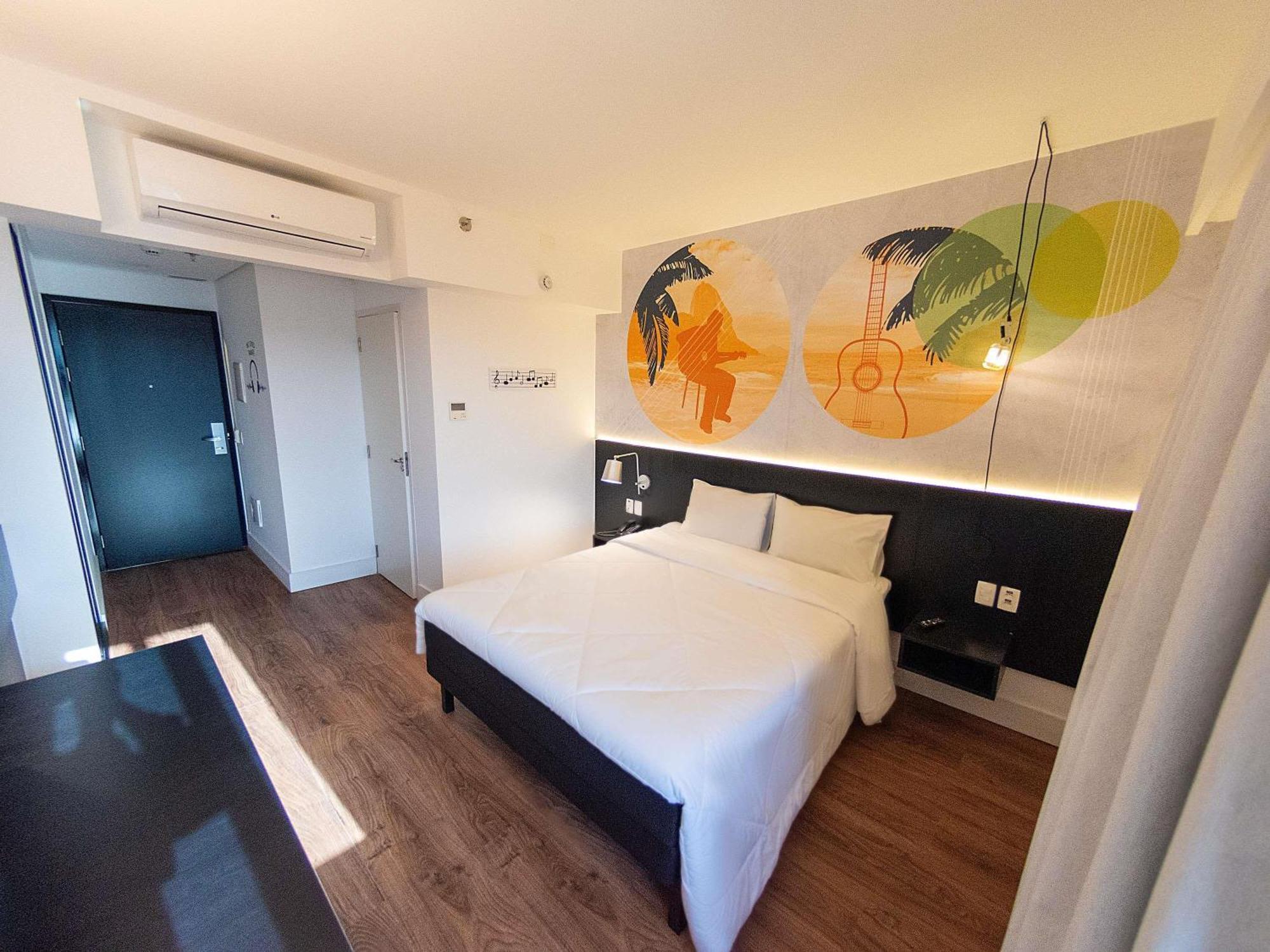 Отель Ibis Styles Таубате Экстерьер фото